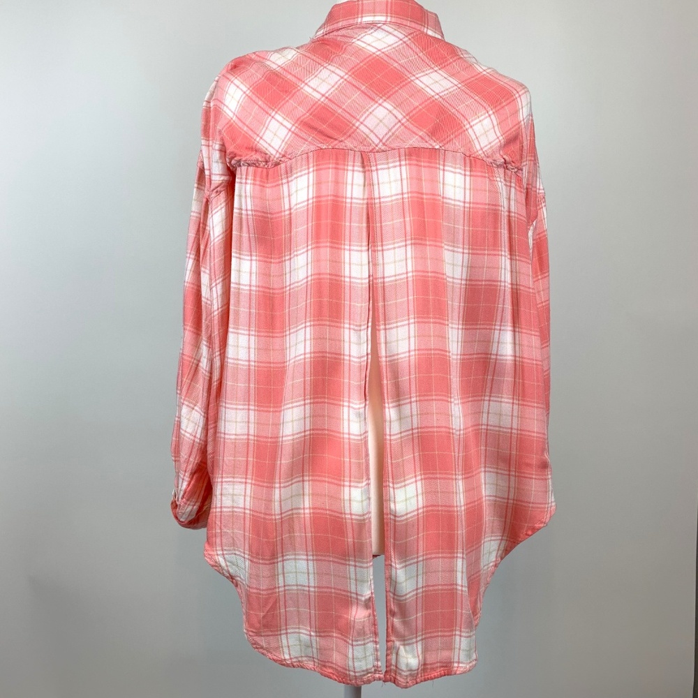 The Laundry Room | Coral/white split back flannel